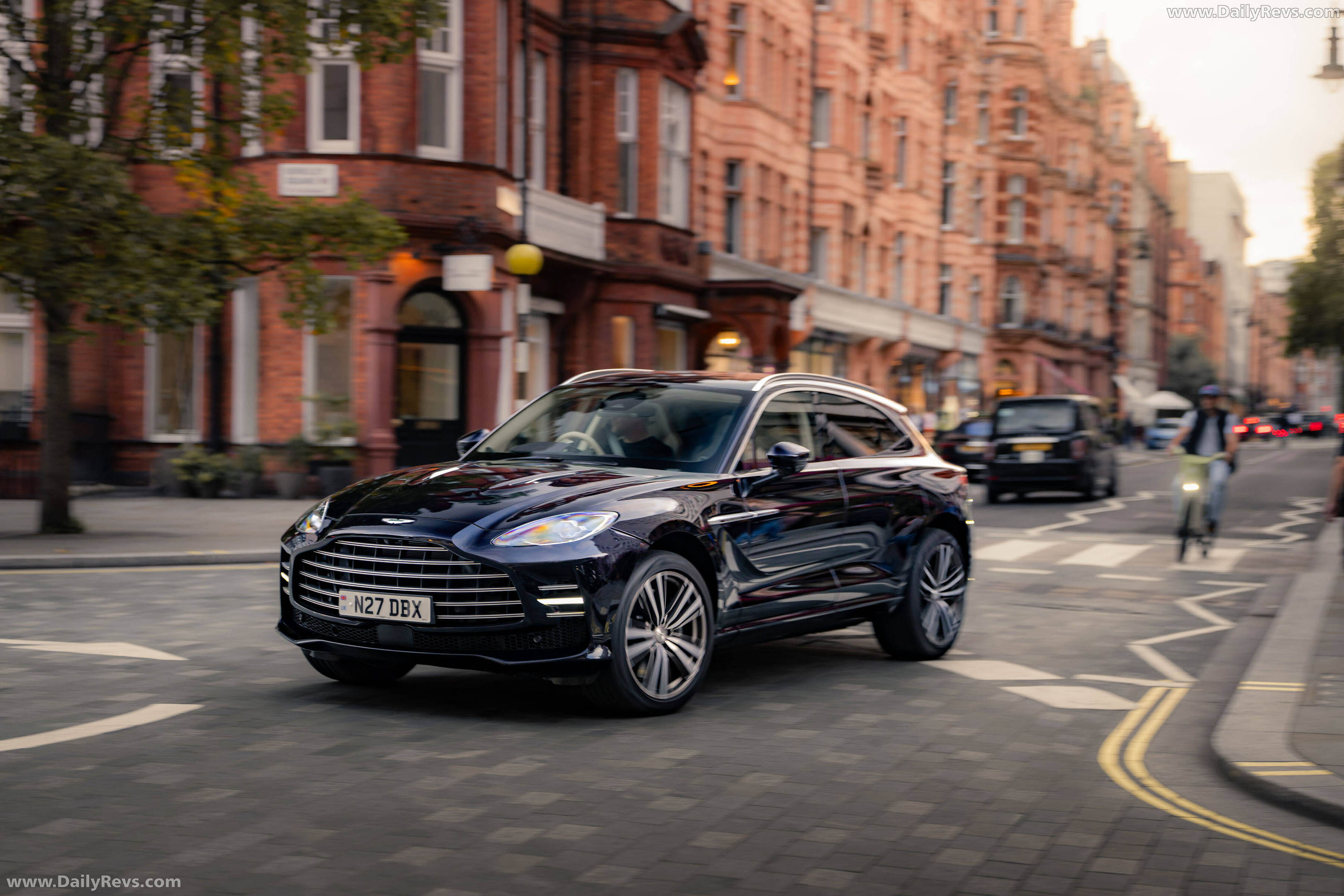 2027 Aston Martin DBX GT Front View
